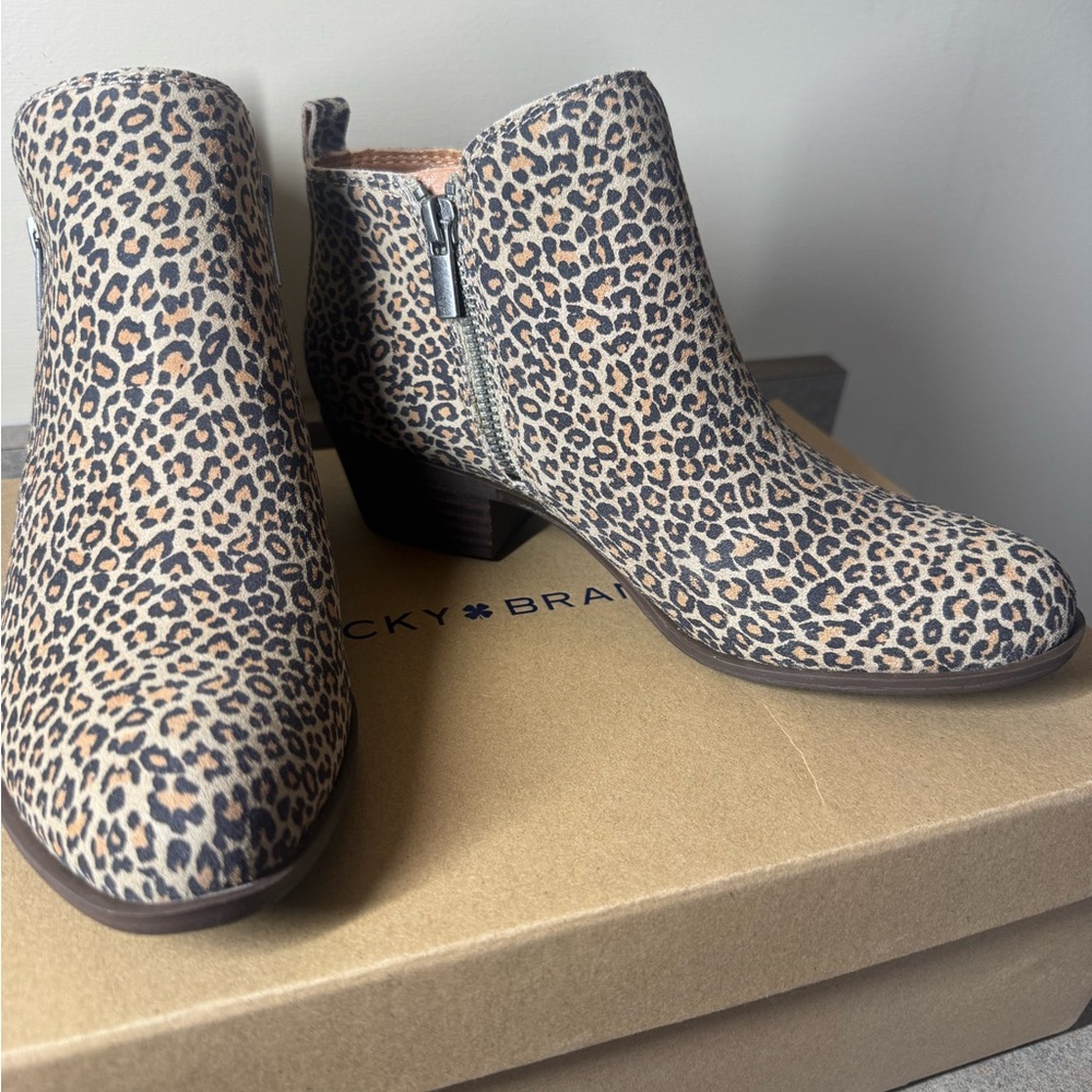 NIB Lucky Brand Sophia Leopard Eyelash Ankle Booties Women's 7m